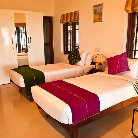 Saro Lake County Kumarakom Kültér fotó