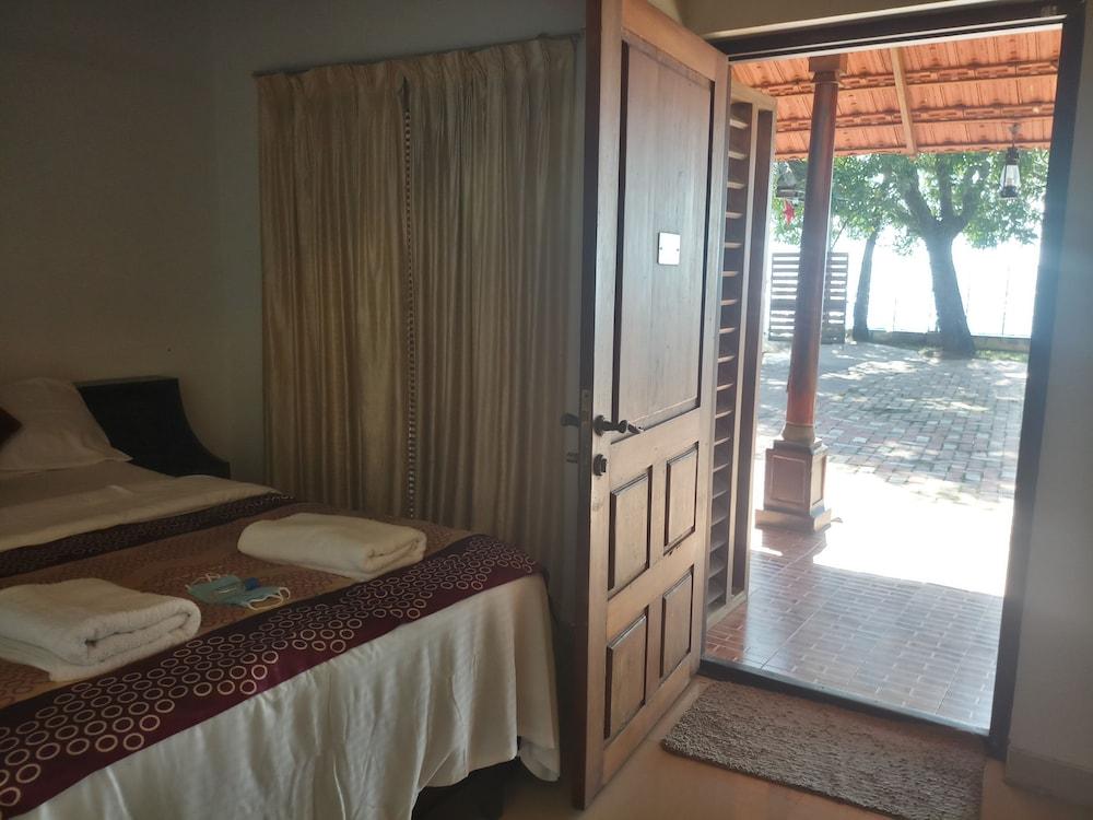 Saro Lake County Kumarakom Kültér fotó