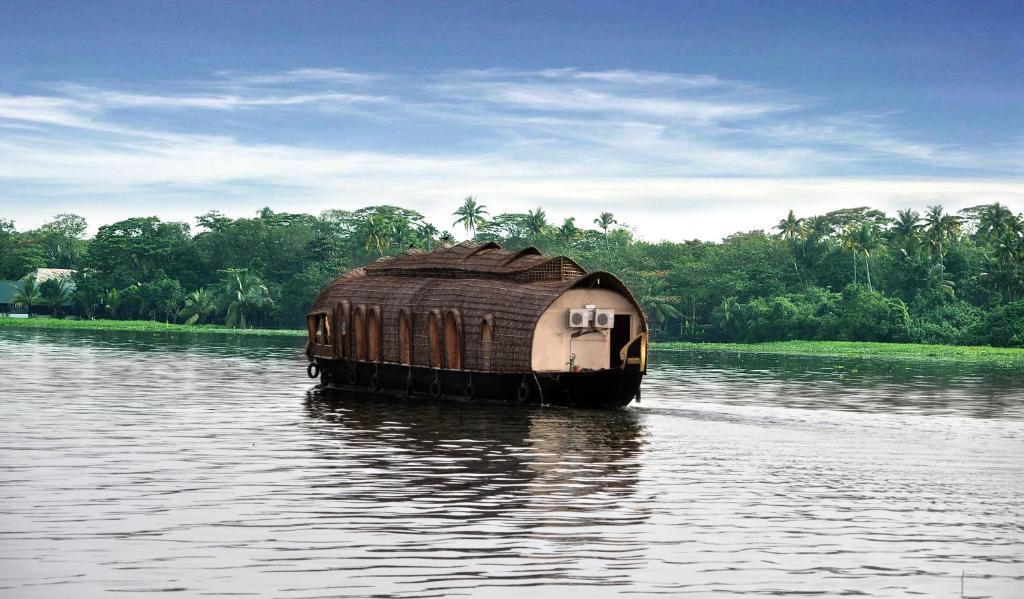 Saro Lake County Kumarakom Kültér fotó