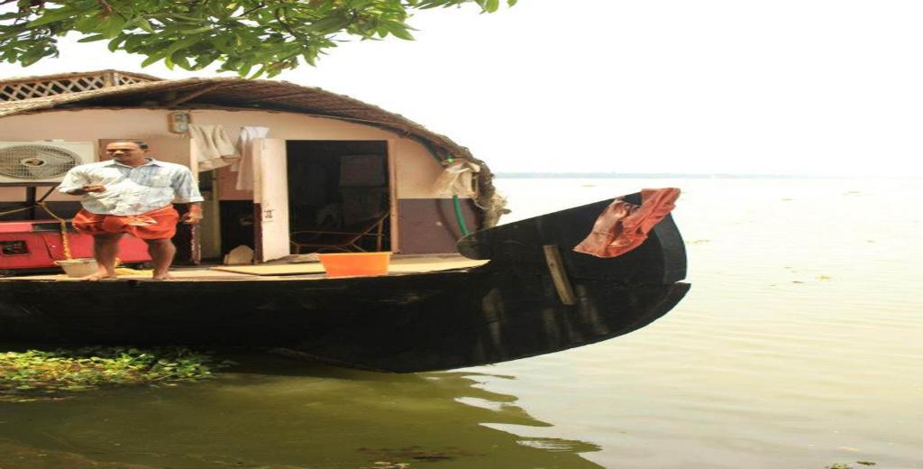 Saro Lake County Kumarakom Kültér fotó
