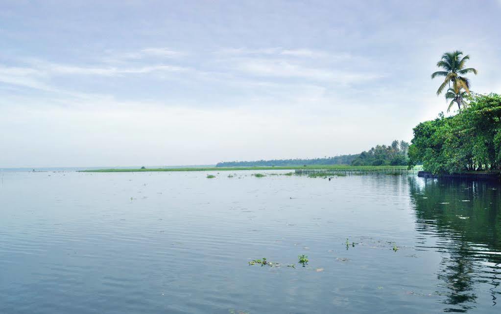 Saro Lake County Kumarakom Kültér fotó