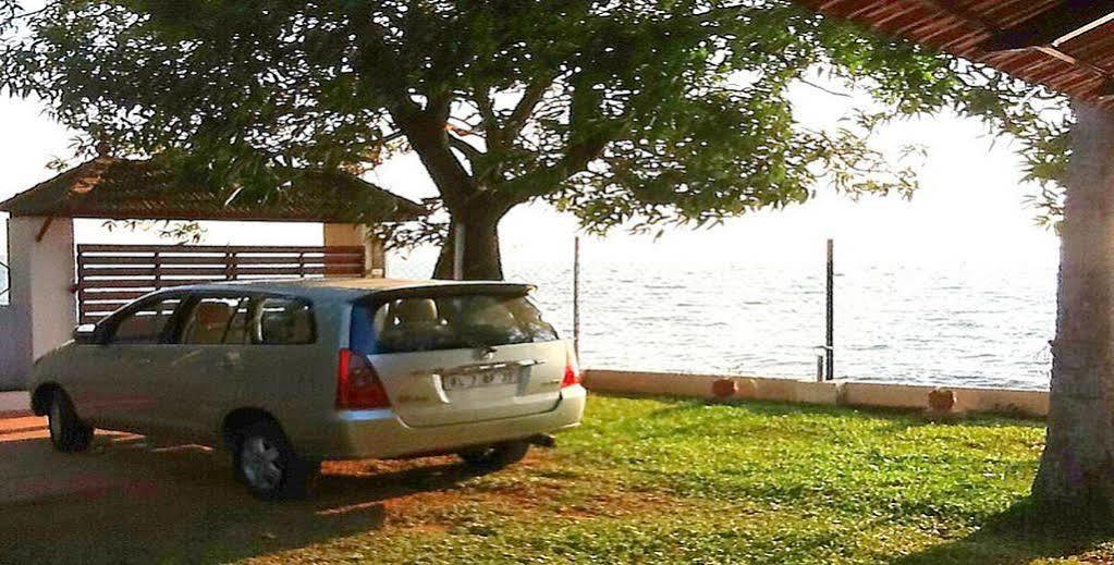 Saro Lake County Kumarakom Kültér fotó